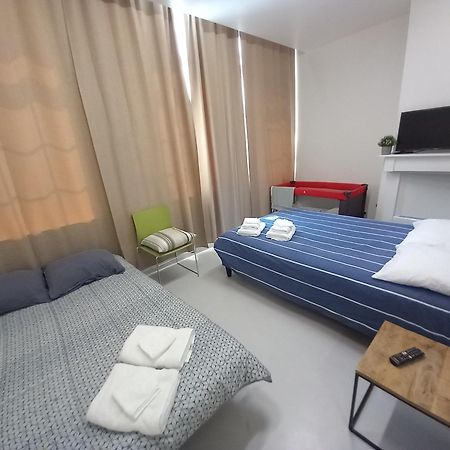 Bed and Breakfast Chez Jean-Claude Wavre Esterno foto